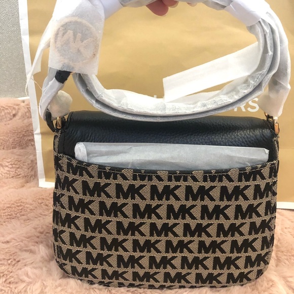 Michael Kors crossbody - Picture 7 of 7